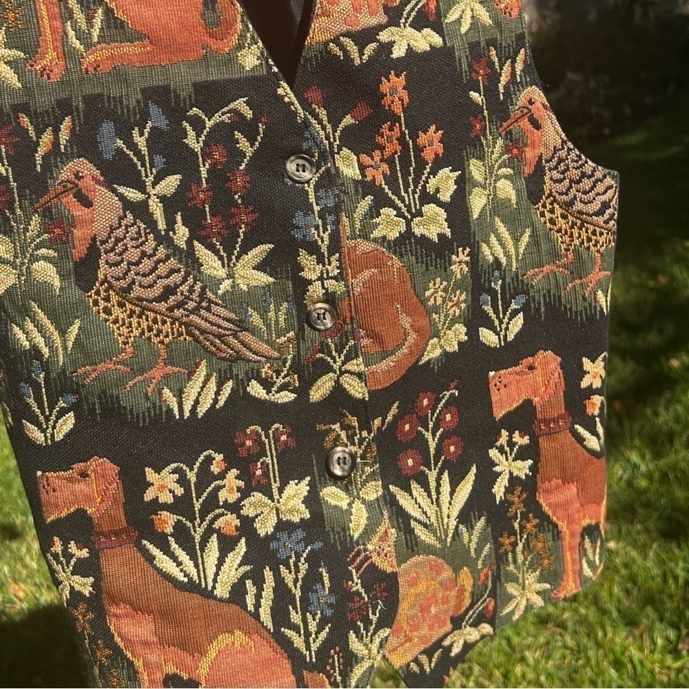 Vintage Woven Tapestry Patchwork Animal Floral
Print Vest Small - Picture 6 of 8